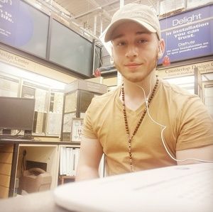 Meet your Posher, Jonathan